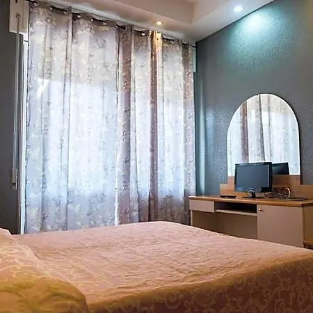 Отель Royal 3*