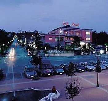 Royal Hotel 3*