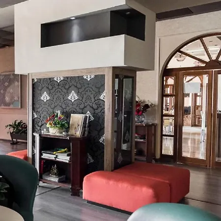 Royal Hotel 3*
